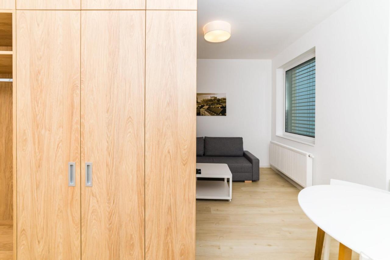 City Castle Apartments Free Parking Bratislava Exterior foto